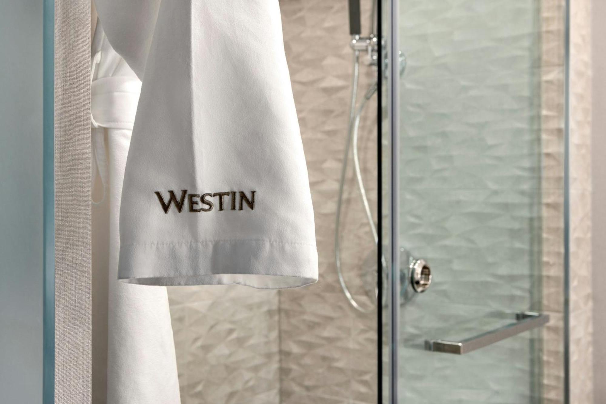 The Westin Harbour Castle, Toronto Hotel Exterior photo
